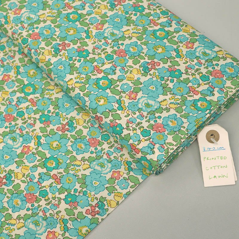 Laura Ashley Dressmaking Floral Cotton Lawn - Petal - Green Front